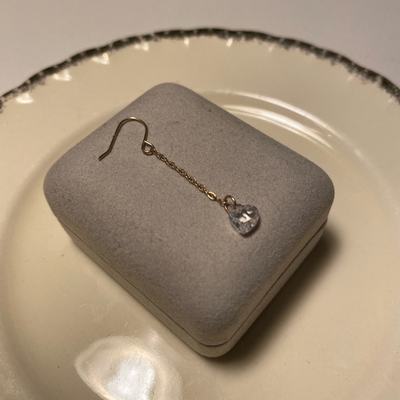 💛 Beautiful 10 k yellow gold and laser cut faceted CZ heart single earring. - Picture 7 of 12